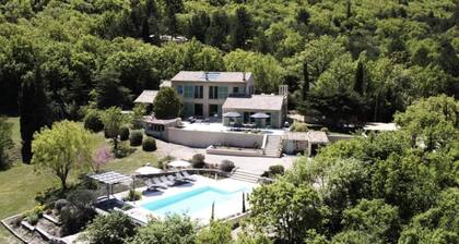 Houses & Villas for 10 People