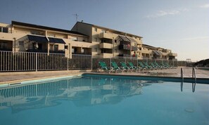 Pool - Navy Blue Residence for six People (Lacanau)