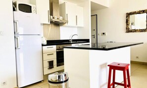 Dishwasher, coffee/tea maker, cookware/dishes/utensils