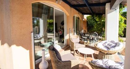 Houses & Villas for 6 People