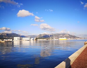 View from property - 2 Mezzanine Rooms in La Seyne sur Mer (La Seyne-sur-Mer)