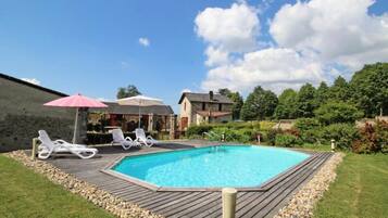 Kolam renang outdoor