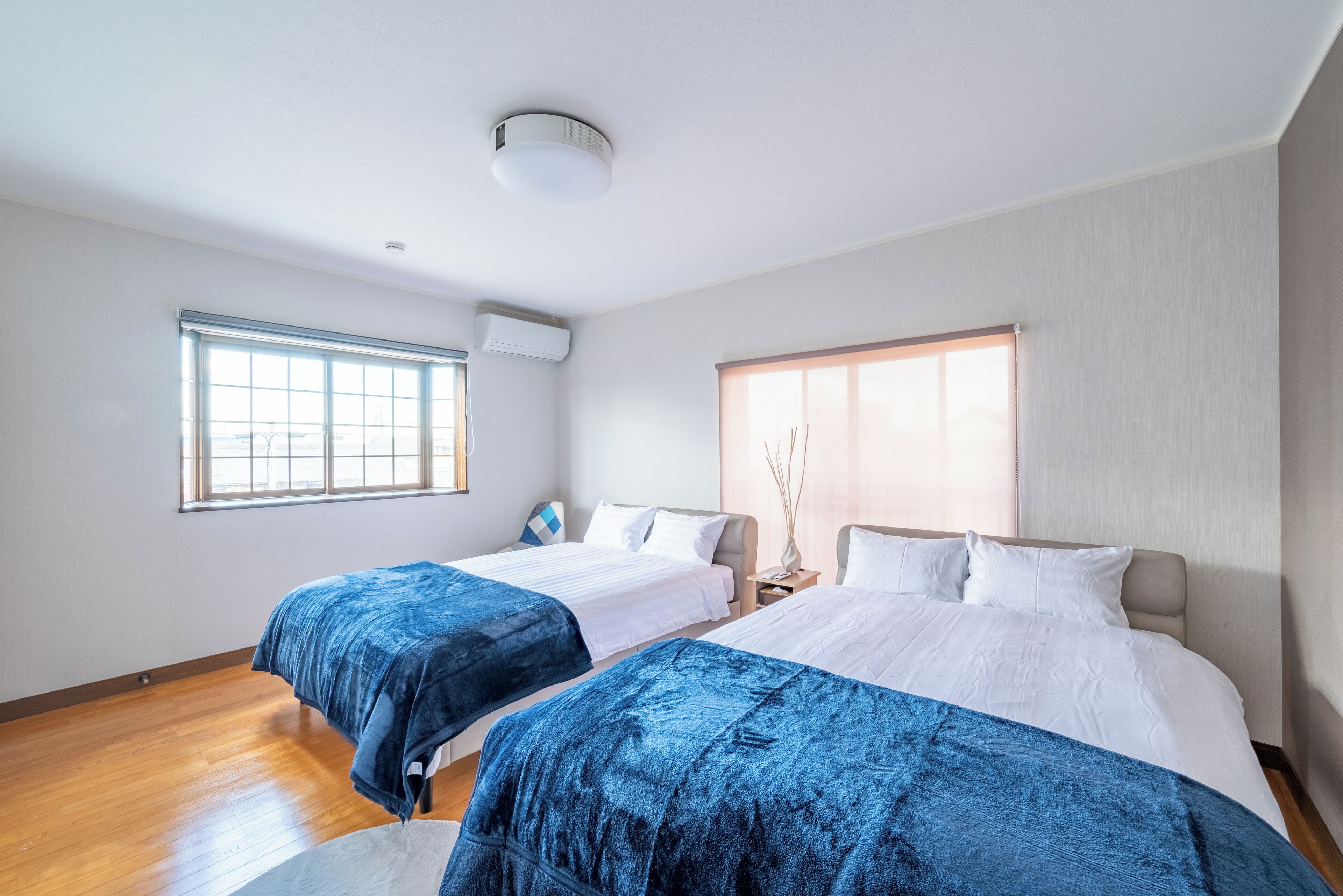 4 室のベッドルーム、WiFi、ベッドシーツ