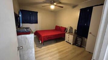 1 bedroom, WiFi, bed sheets
