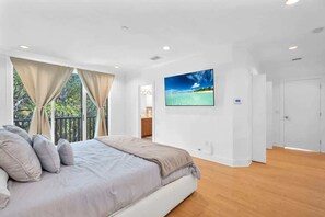 3 habitaciones, escritorio, tabla de planchar con plancha y wifi 