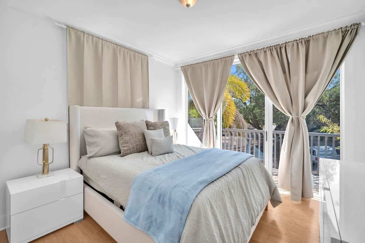 3 Schlafzimmer, Schreibtisch, Bügeleisen/Bügelbrett, WLAN