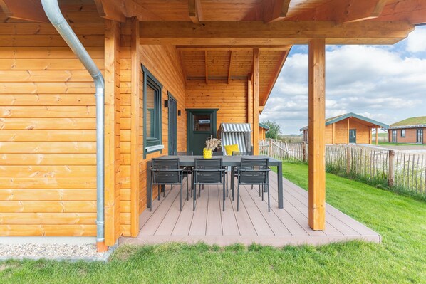 屋外ダイニングエリア