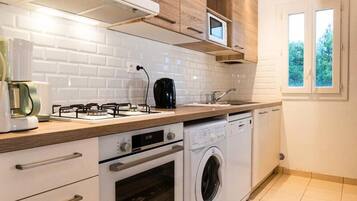 Tủ lạnh, lò vi sóng, lò nướng, máy rửa bát