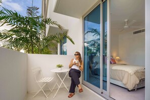 2 bedrooms, desk, iron/ironing board, travel crib