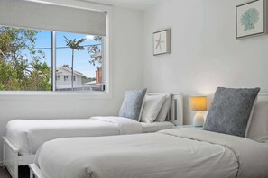 4 Schlafzimmer, Bügeleisen/Bügelbrett, Reisekinderbett, WLAN