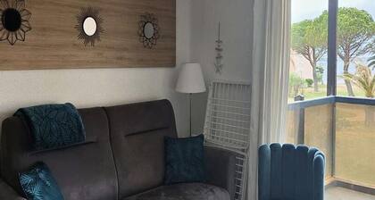 2 Rooms for 4 People