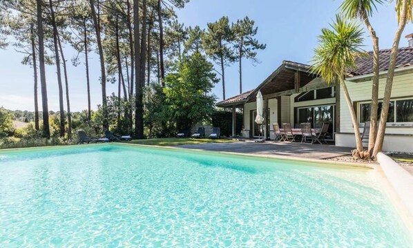Indoor pool, outdoor pool