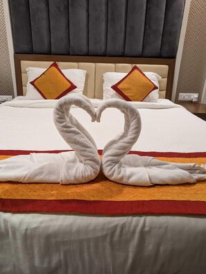 Standard Quadruple Room | Egyptian cotton sheets, premium bedding, in-room safe, laptop workspace