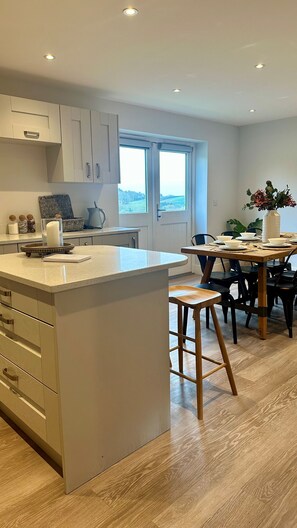 Oven, stovetop, dishwasher, coffee/tea maker