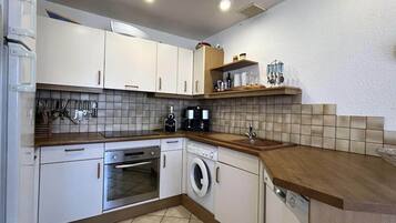 Fridge, microwave, oven, dishwasher