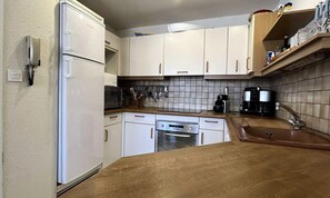 Refrigerador, microondas, horno, lavavajillas