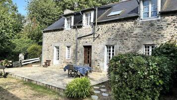 Tempat makan outdoor