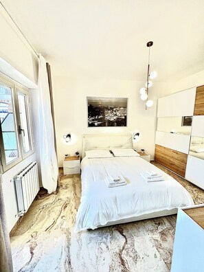 1 bedroom, in-room safe, desk, iron/ironing board - 5 minutes from the sea Luxury Rome by the Sea in a super served and central area (Lido di Ostia)