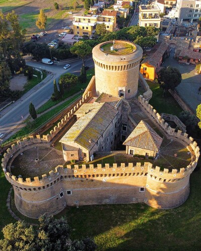 5 minutes from the sea Luxury Rome by the Sea in a super served and central area