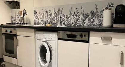 The Berriat Spacious T4 3 Bedrooms