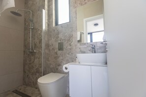 Villa, 3 Bedrooms, Private Pool, Garden View | Bathroom