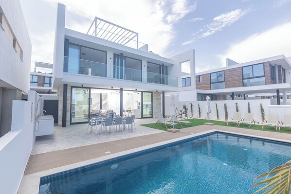Villa, 3 Bedrooms, Private Pool, Garden View | Pool