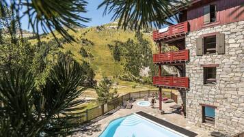 Kolam renang outdoor