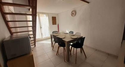 Houses & Villas for 6 People