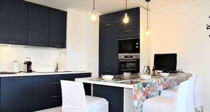 Grey-pearl Residence
