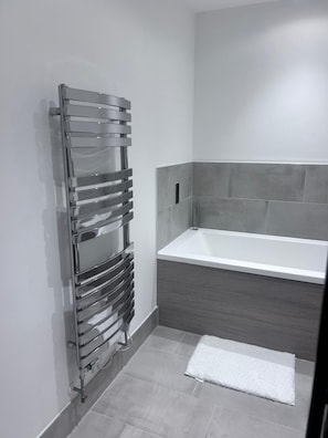 Bathroom - The Ivy Abode 2 bedroom Apartment (Harlow)