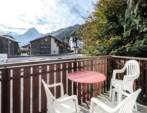 Outdoor dining - Residence Le Nantaux (Morzine)
