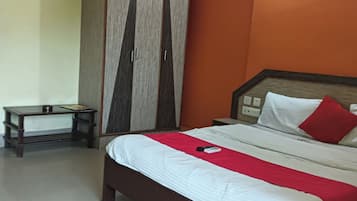 Desk, free WiFi, bed sheets