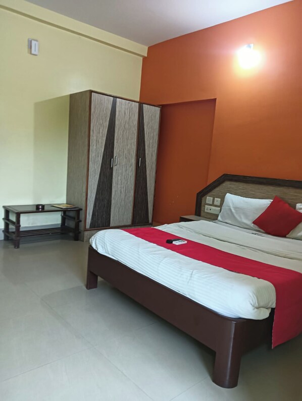 Escrivaninha, Wi-Fi de cortesia, roupa de cama