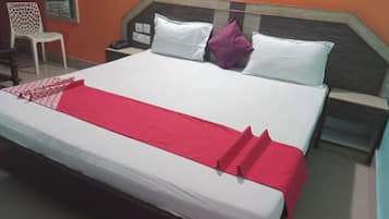 Escrivaninha, Wi-Fi de cortesia, roupa de cama