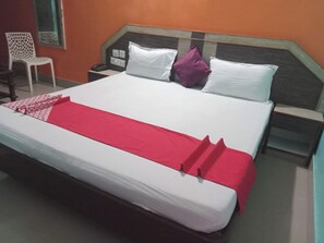 Escrivaninha, Wi-Fi de cortesia, roupa de cama