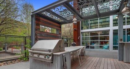 CozySuites Mill District with pool, gym # 10