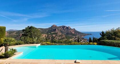 Houses & Villas for 14 People