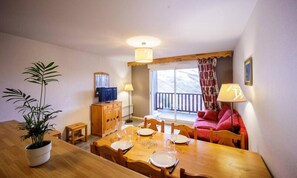 Living area - 3 Rooms for 8 People (Germ)