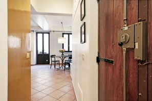 Interior - TrastevereHome - Secret Balcony in the Heart of Rome Trastevere (Rome)