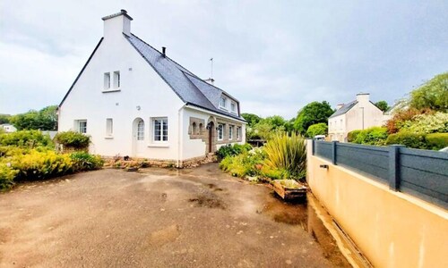 Houses & Villas for 12 People