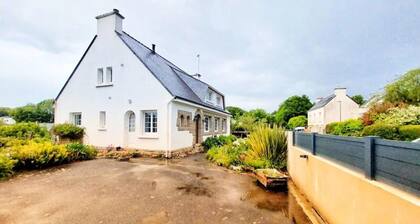 Houses & Villas for 12 People