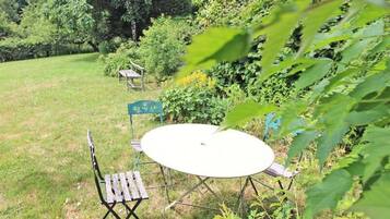 Tempat makan outdoor