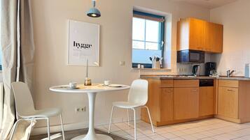 Kühlschrank, Mikrowelle, Geschirrspüler