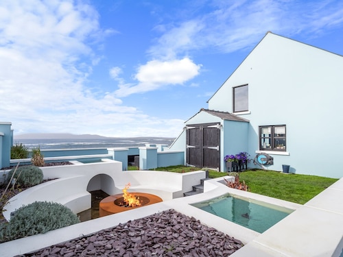 Ocean Mist Luxurious Seaside Haven