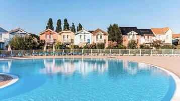 Kolam renang outdoor