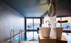 Piscine extérieure, piscine chauffée