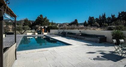 Houses & Villas for 10 People