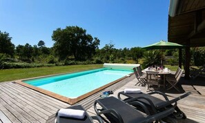 Kolam renang tertutup, kolam renang terbuka 