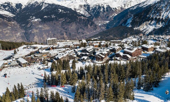 Aerial view - Residence Les Bouquetins (Courchevel)