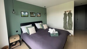 3 soverom, skrivebord, strykejern/-brett og wi-fi